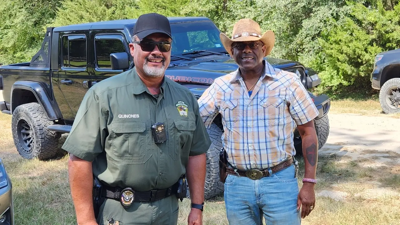 Allen West visiting TXDF at the entrance